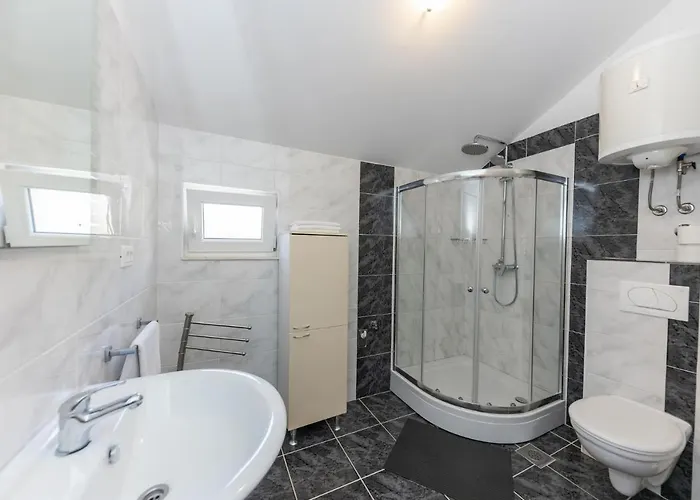 Sergio 2 Apartment Split